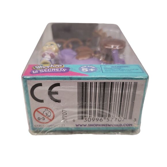 Shopkins Lil Secrets Tiny Paws Vet with Princess Moodream Micro Playset - Picture 10 of 13